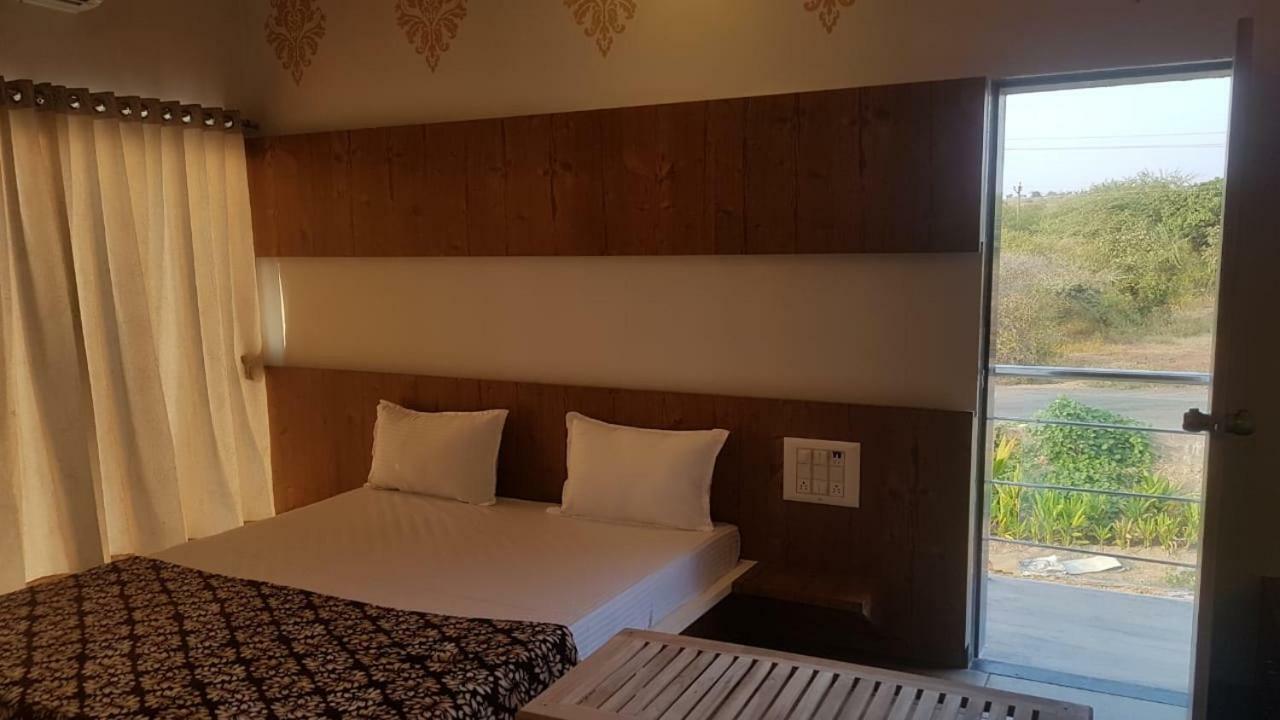 Houbara Resort Sasan Gir Luaran gambar